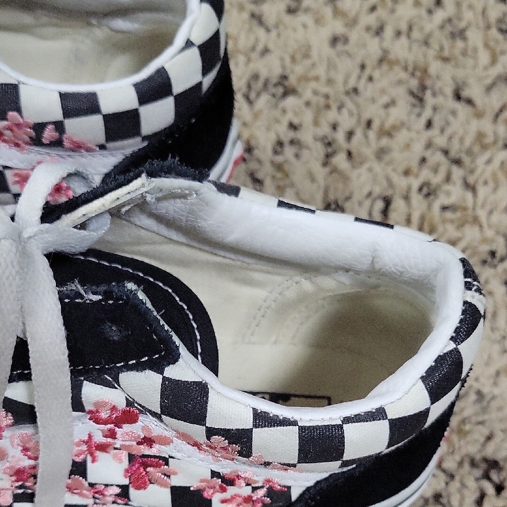 Vans Kids Black Floral Sneakers - Picture 4 of 11